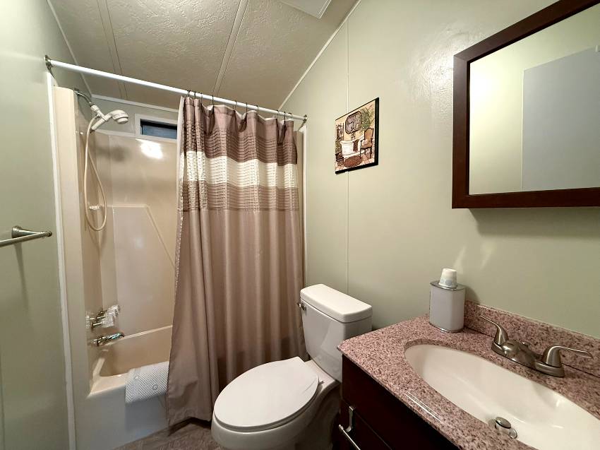 4211 Lakeview Dr a Ellenton, FL Mobile or Manufactured Home for Sale